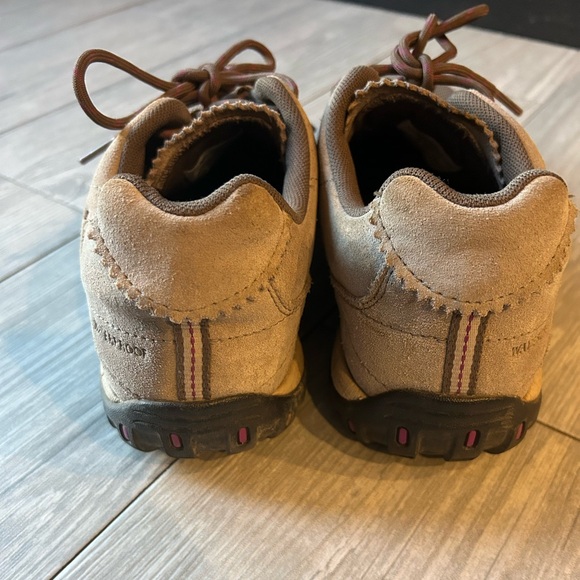 Tan waterproof Columbia Techlite hiking shoes, size 8.5 - Picture 8 of 8